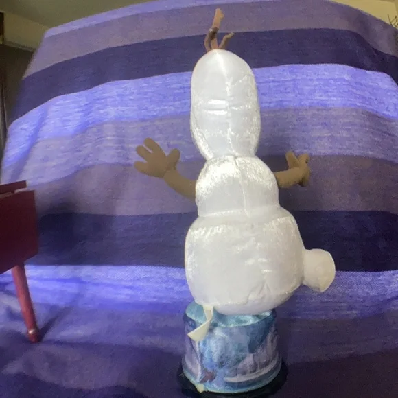 Disney Frozen spinning, talking and singing Olaf - Picture 4 of 7